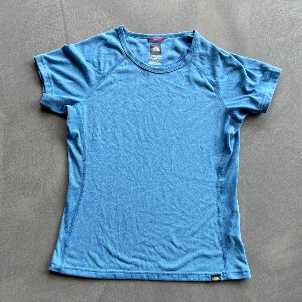 The North Face Women's Blue Athletic Performance Short Sleeve Tee {M}